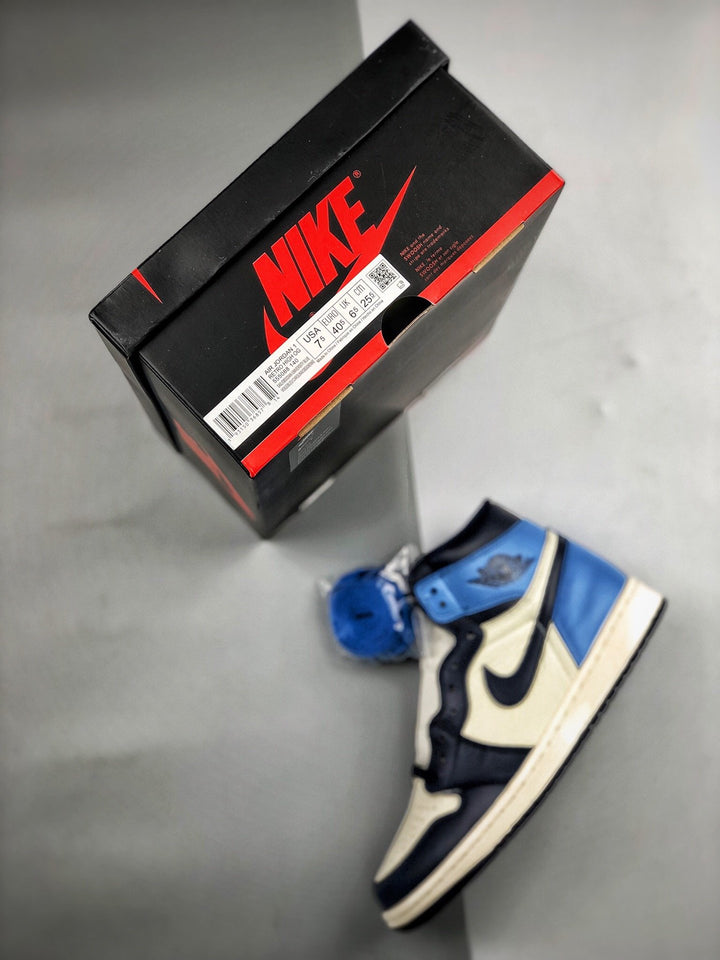 Jordan 1 Retro High Obsidian UNC