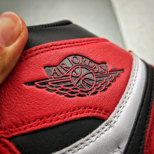 Air Jordan 1 Retro Chicago